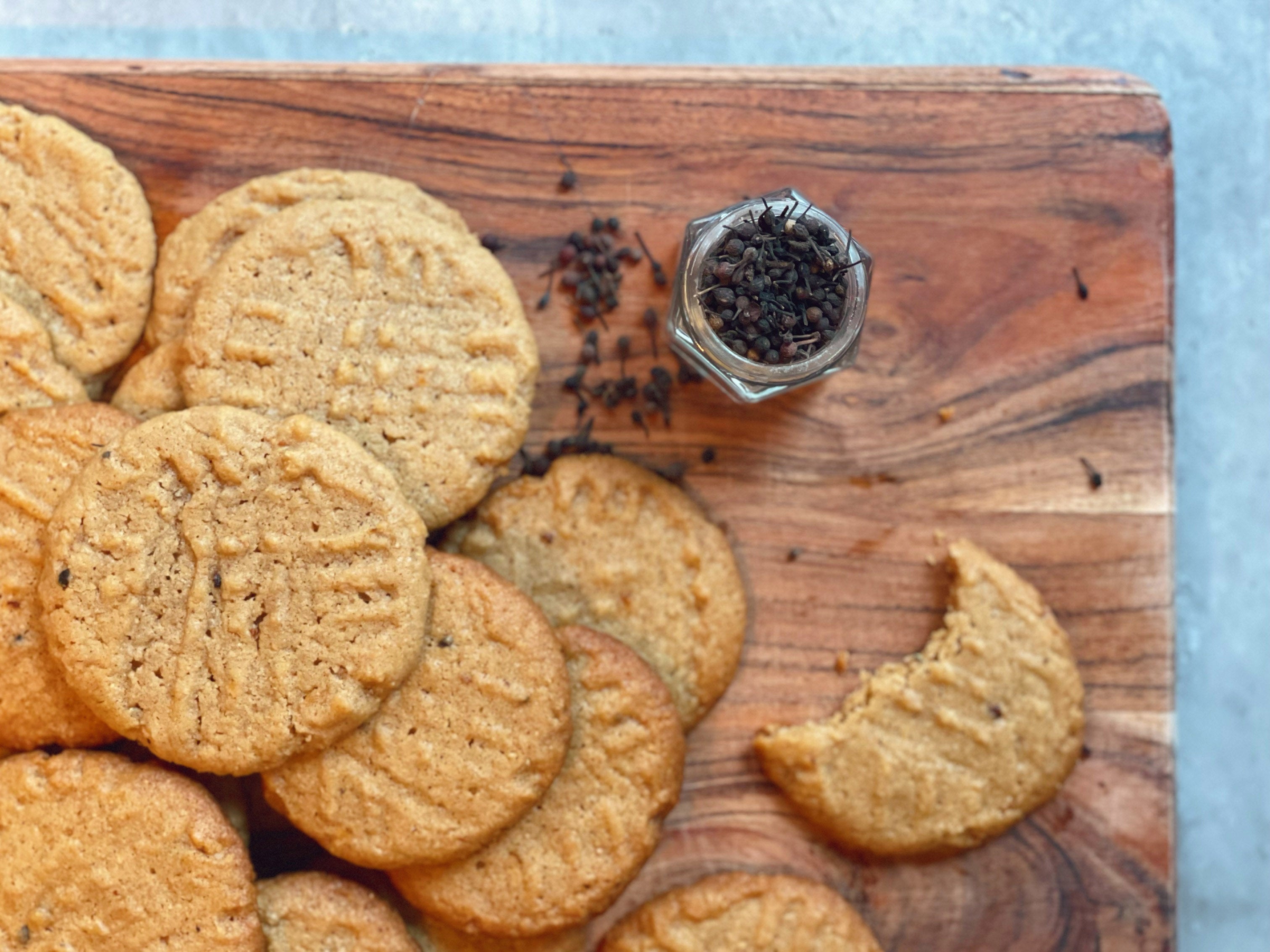 Voatsiperifery Peanut Butter Cookies